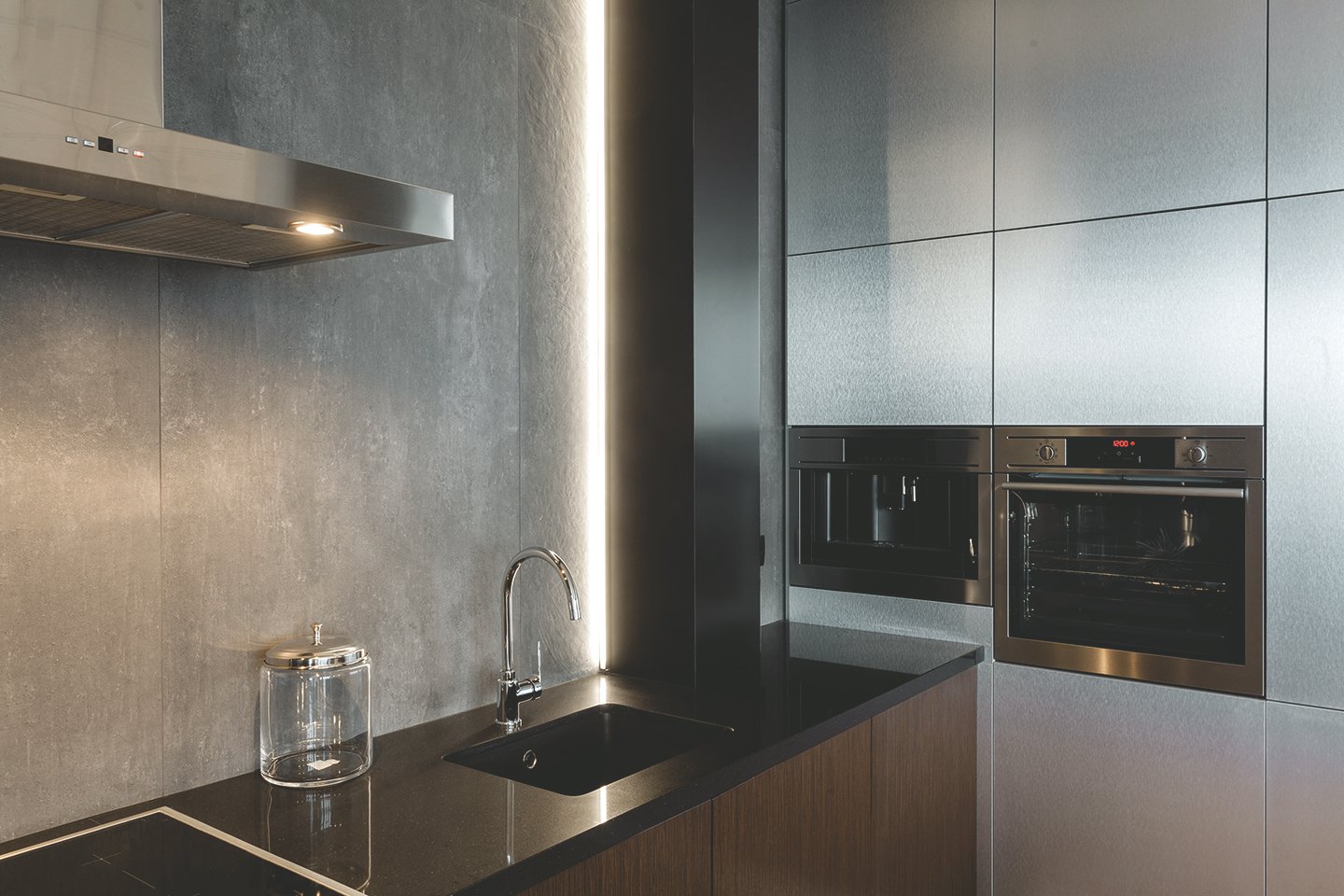 Die Edelstahlküche für Zuhause | Aroundhome